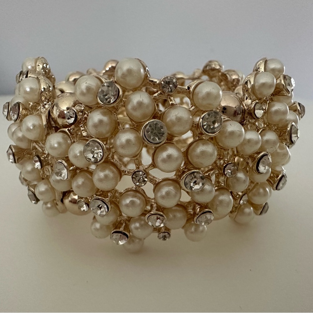 Stretch bracelet - costume jewelry